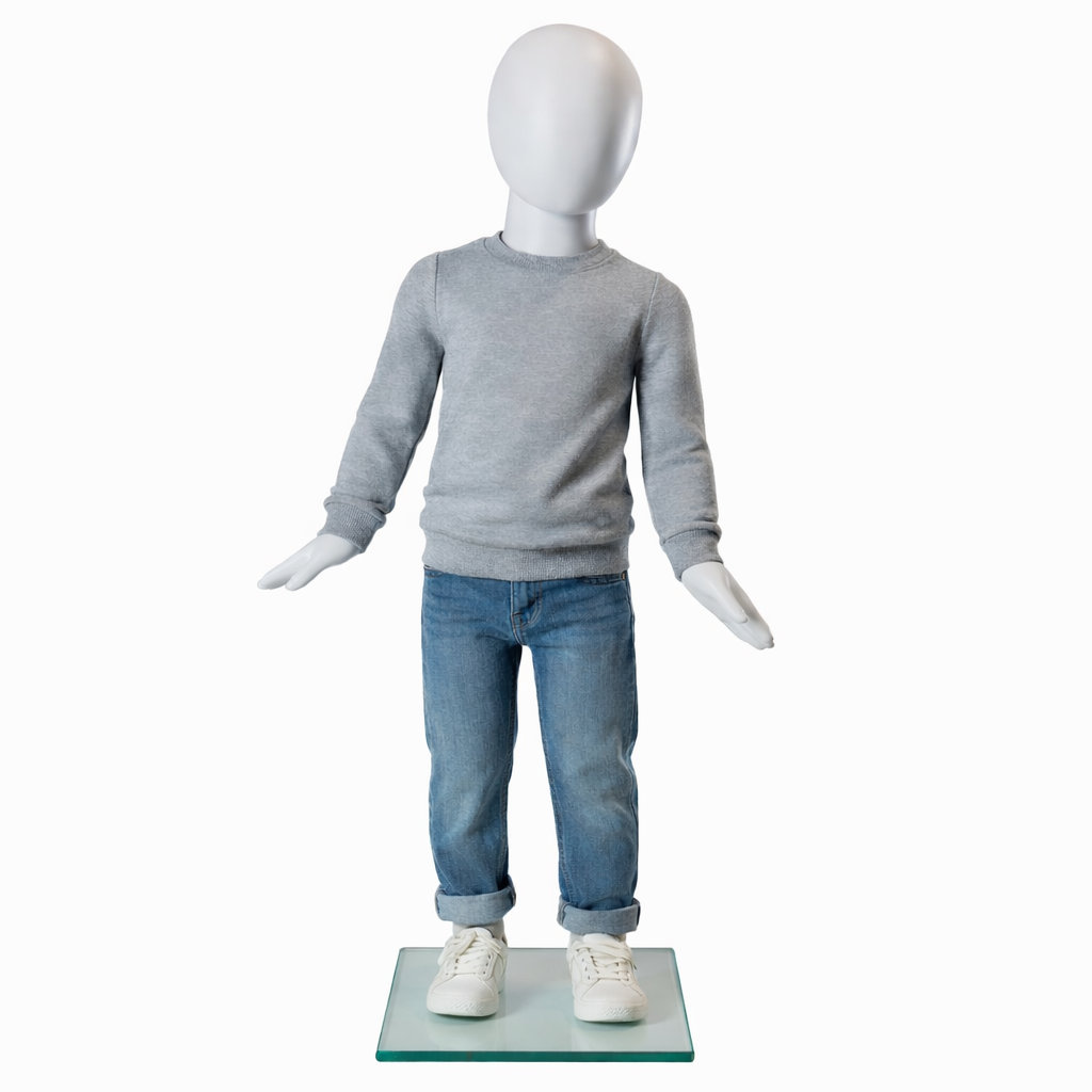 Baby Schaufensterpuppe stehend